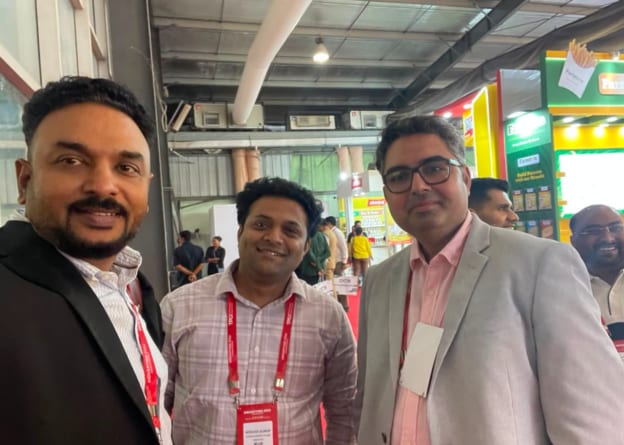 Diyar Al Arabia team networking at trade show